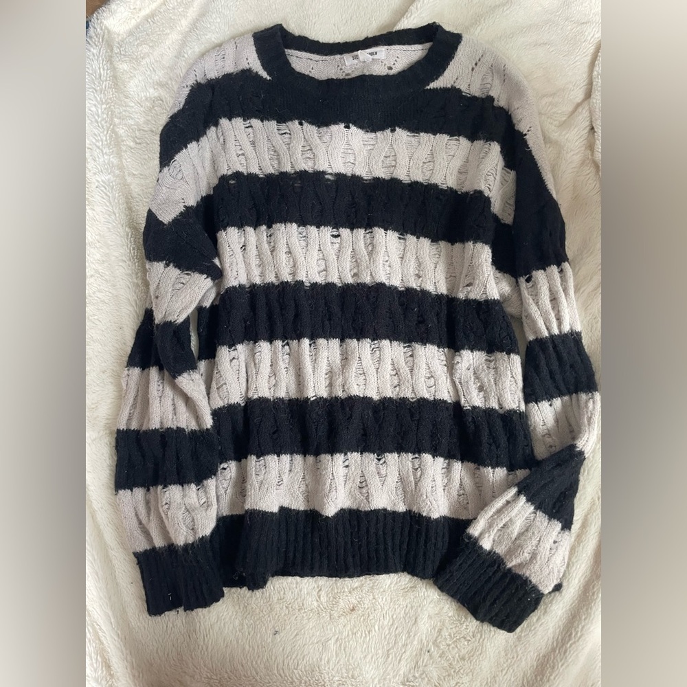 Steve Madden Black and White Sweater
